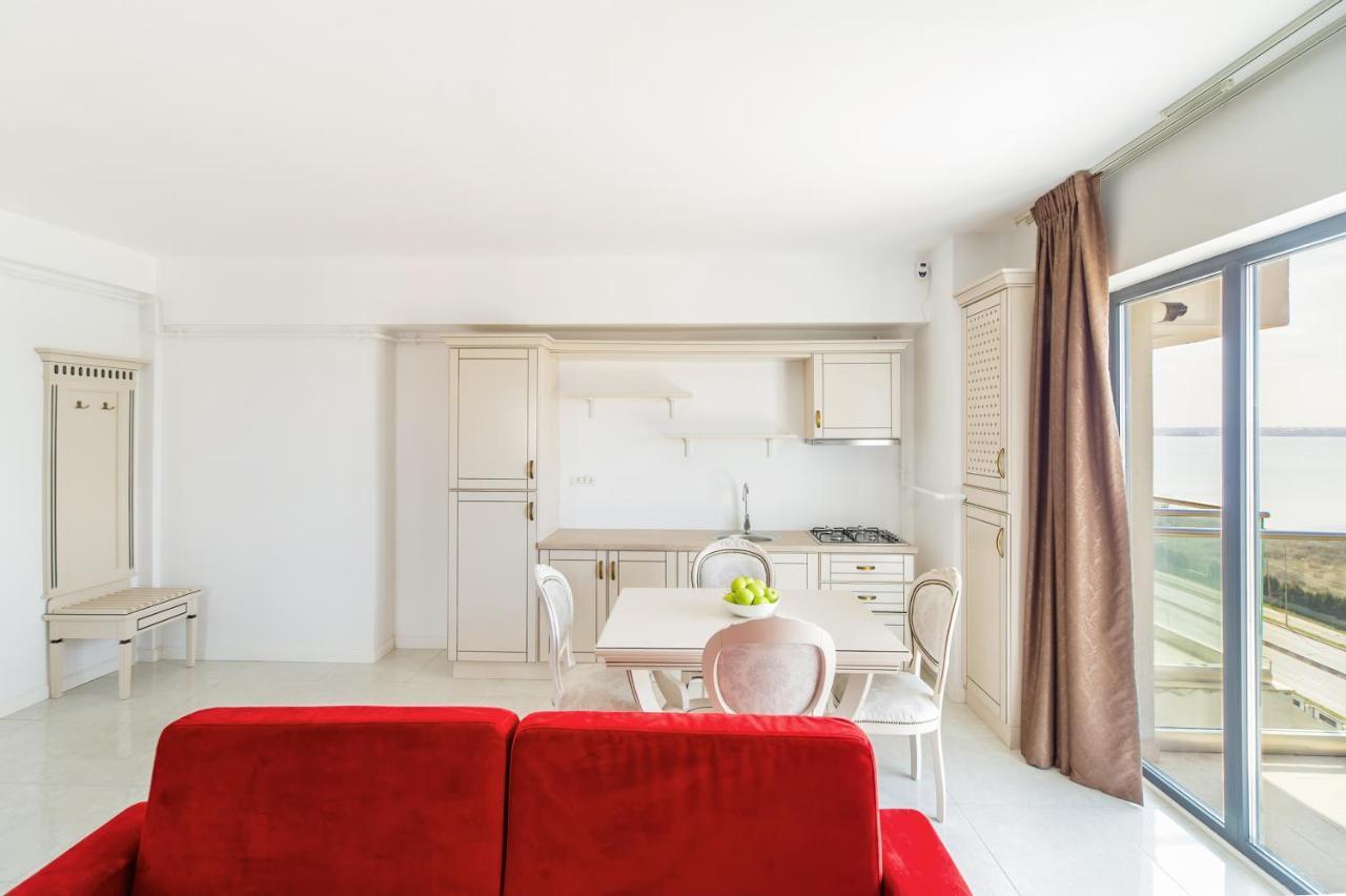 Mira Residence Apart & Penthouse Navodari Exterior photo
