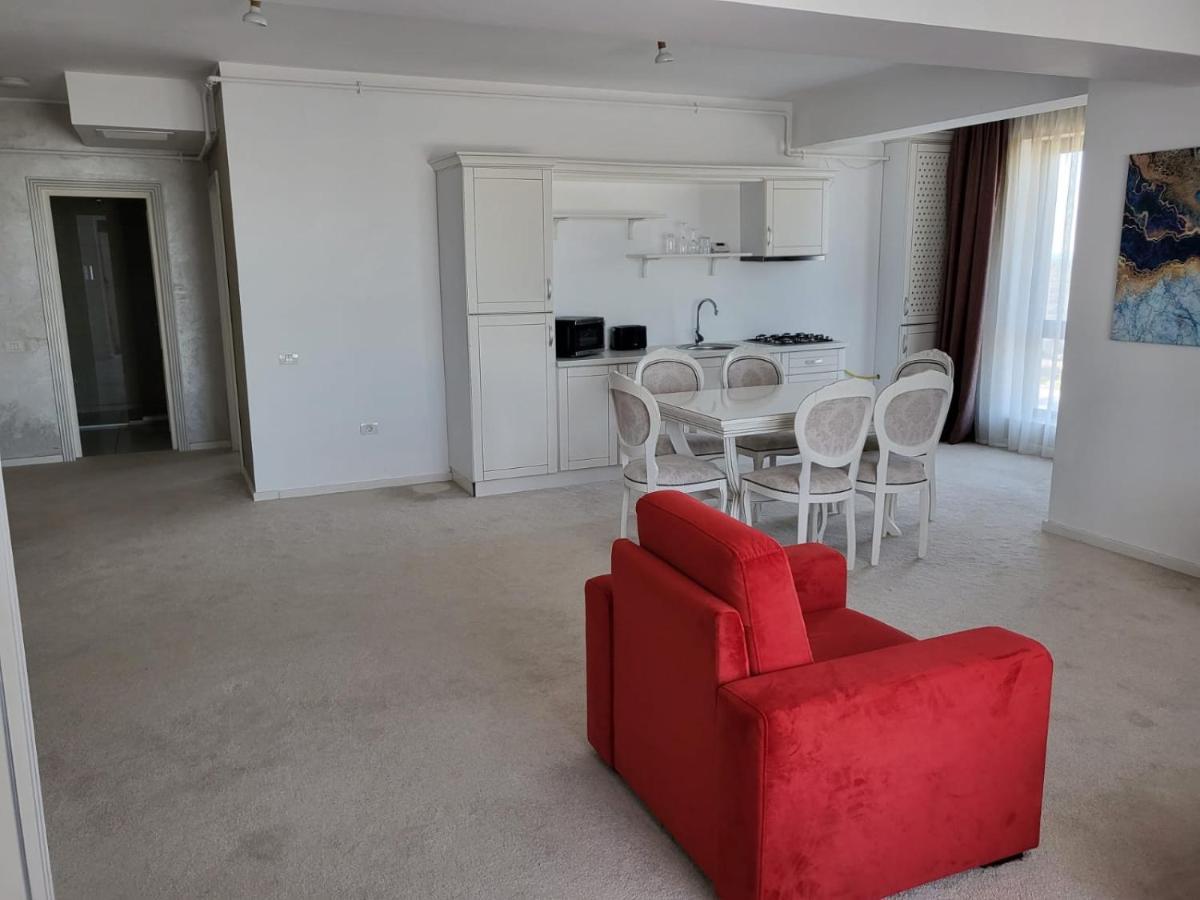 Mira Residence Apart & Penthouse Navodari Exterior photo